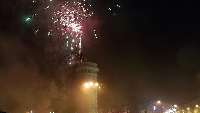 Na placu, przy wieży, w domu kultury, czyli sylwester w regionie