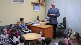 Kilkudziesięciu nieletnich trafiło za kraty