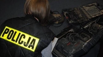 Policjanci zatrzymali 15-letnich włamywaczy