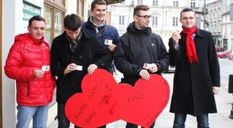 Akcja socjaldemokratów. Rozdawali "Karty życia"