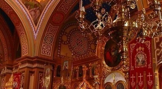 Tłum piotrkowian w cerkwi