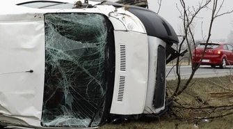 Fiat dachował na "ósemce"