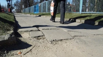 Ulica i chodnik do remontu