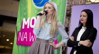 "Blondynka z reklamy Play" w Focus Mall