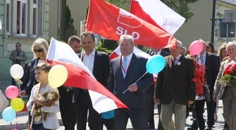 Piotrkowianie w pochodzie 1-majowym 