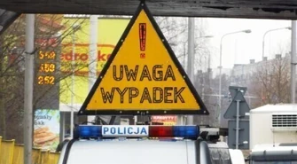 Motocyklista wyprzedzał transportera &#8211; zginął na miejscu