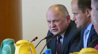 Radni nie odwołali starosty