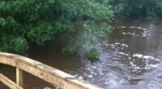 Fala przetacza się przez Pilicę i Luciążę