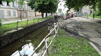 Problemy przy budowie mostu na Strawie