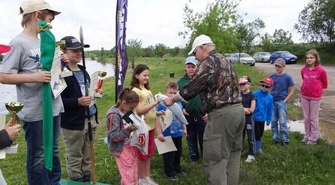 Łowili z okazji Dnia Dziecka