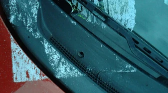 Samochody zniszczone przez... ulotki