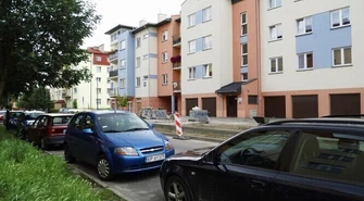 Więcej parkingów na osiedlu 