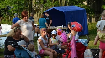 Bawili się na festynie w Woźnikach