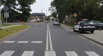 Wjechał samochodem w barierki i uciekł