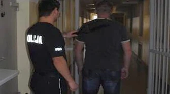 Miał 3,5 promila, chciał wręczyć łapówkę 