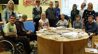 Ona pójdzie ze mną do kina