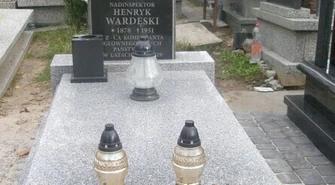 Odsłonili odnowiony nagrobek generała policji Henryka Wardęskiego