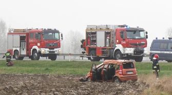Fiat dachował na krajowej &#8222;jedynce&#8221;