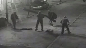 Mieli dobry nastrój, więc rzucali drogową zaporą