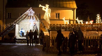 Żywa szopka przy klasztorze oo. Bernardynów