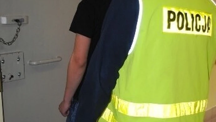 Upili się i pobili przechodniów 