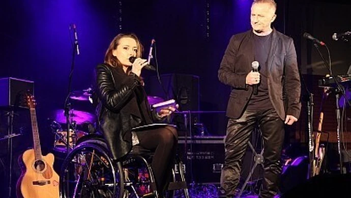 Zagrali dla rodziny z Moszczenicy