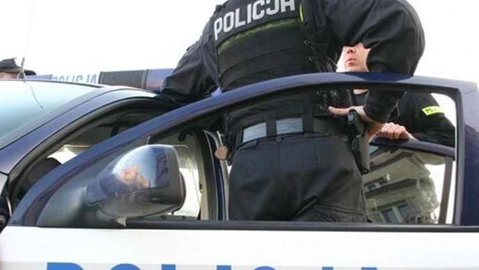 Starsza kobieta oszukana metodą „na policjanta” 