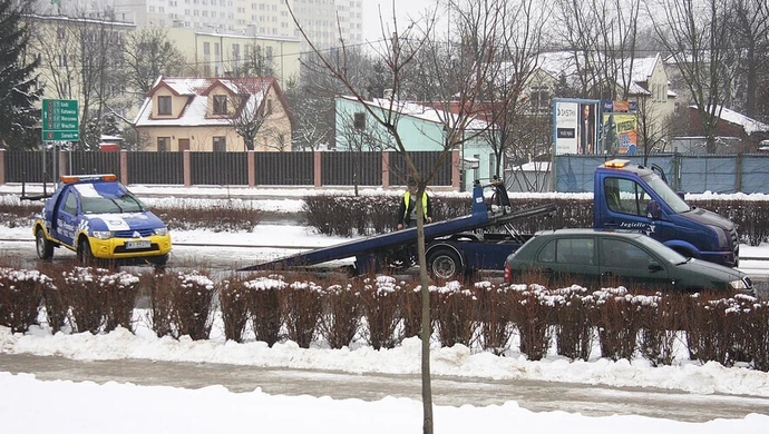 Dachował w Al. Piłsudskiego