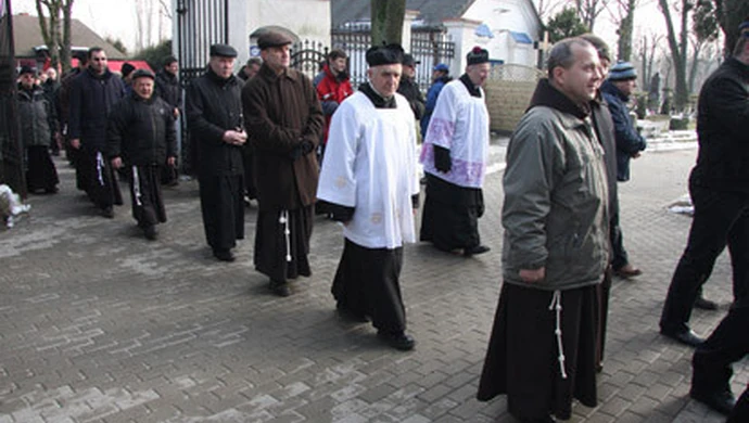 Piotrkowianie pożegnali ojca Leoncjusza - wieloletniego gwardiana klasztoru oo. Bernardynów