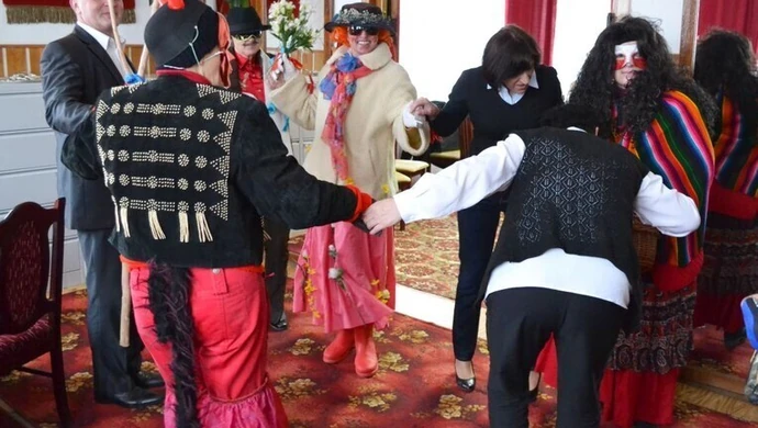 „Miśki” tanecznym krokiem wkroczyły do Urzędu  