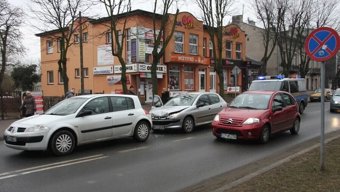 Ile samochodów na głowę?