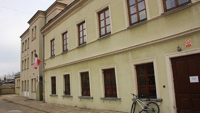 Sąd przywrócił do pracy byłą sekretarz Szkoły Podstawowej nr 10 