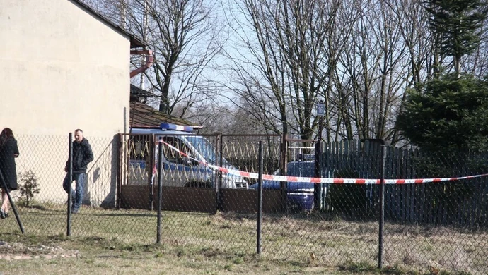 Zwłoki wykopane na posesji w gminie Grabica 