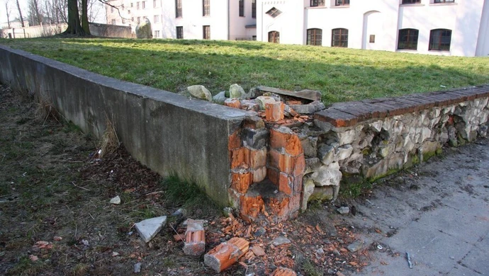 Piotrkowianie, szanujcie żydowski cmentarz!