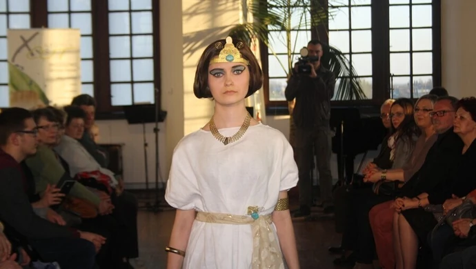 "Moda przez wieki" w piotrkowskim Muzeum