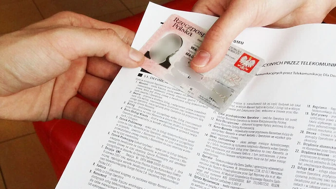 Mówili, że są z "kablówki", kazali mi coś podpisać