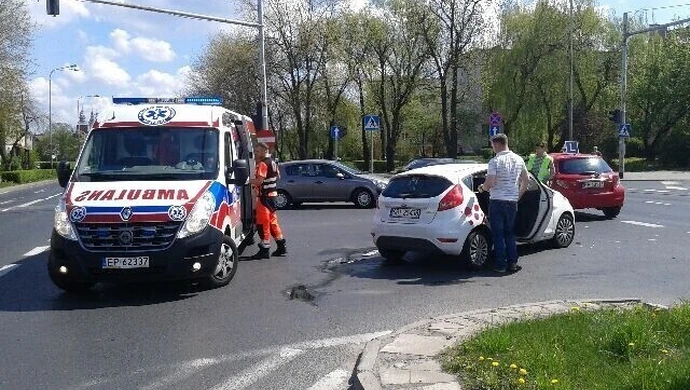 Kolejna kolizja na feralnym skrzyżowaniu