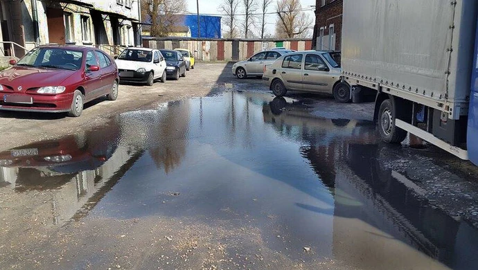 TBS chce ocieplać, mieszkańcy chcą likwidacji wilgoci 