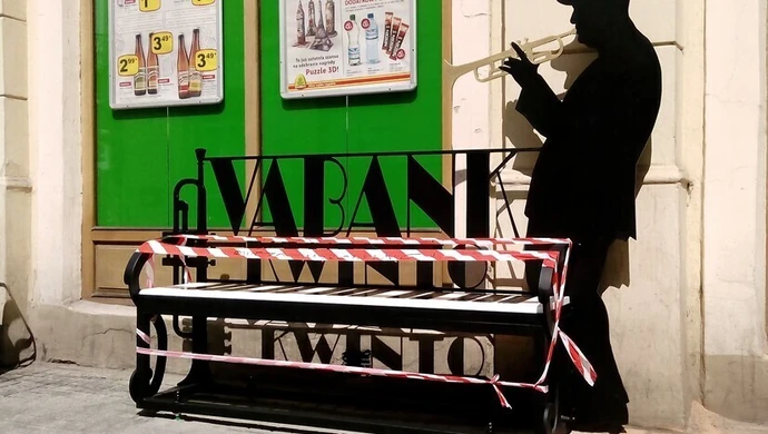 Kwinto zaprasza na ławeczkę