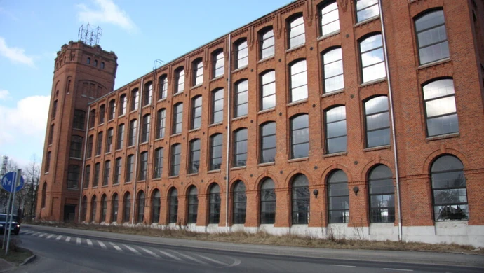  Na dachu Galerii LOFT palili marihuanę