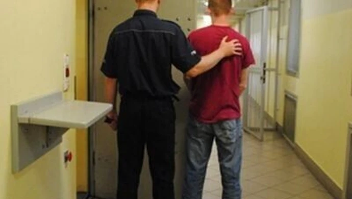 Kradzieże z włamaniem w Moszczenicy. Sprawca zatrzymany 