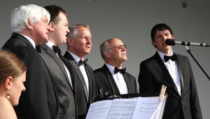 Goście z miast partnerskich śpiewali w amfiteatrze 