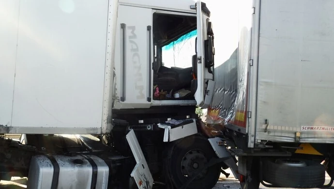 Na „gierkówce” zderzyły się dwa tiry