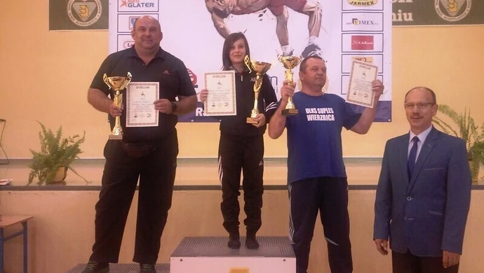 Kolejny świetny występ zapaśniczek AKS Piotrków 