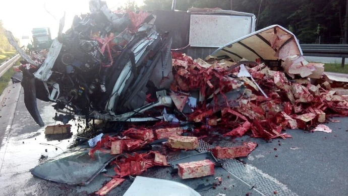 Kraksa na S8 niedaleko Tomaszowa 