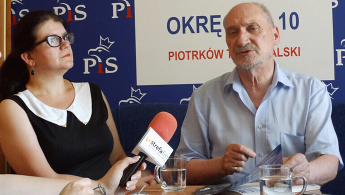 Macierewicz znów w Piotrkowie. Będą chodzić od domu do domu