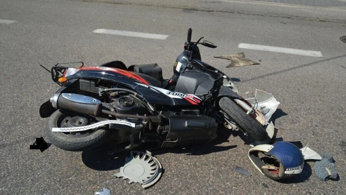 Motorowerzysta ranny po zderzeniu z samochodem