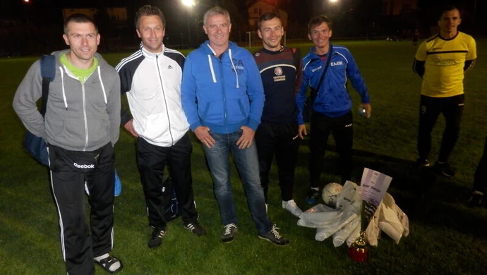 Po północy też można grać w piłkę