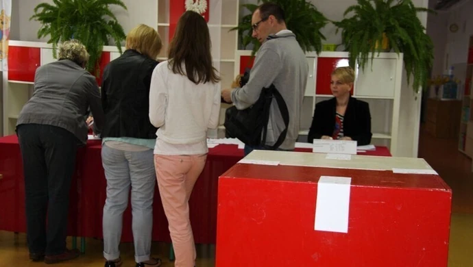 Przedstawiamy referendalny rozkład jazdy