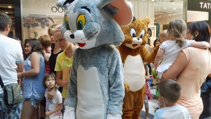 Wielka mysz i wielki kot w piotrkowskiej galerii